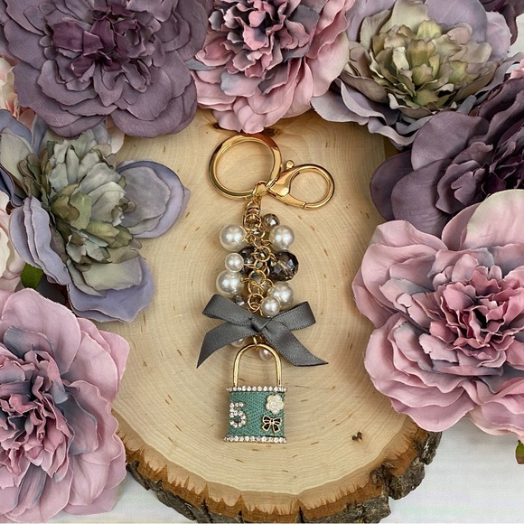 Gorgeous Blue Purse with Crystals & Pearls Keychain Charm - Picture 6 of 14